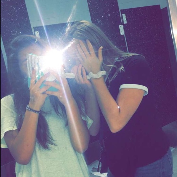 Meet your Posher, Elise - Picture 1 of 1